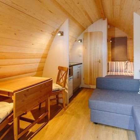 Buttercup Glamping Pod Hotel เชลเทนแฮม ภายนอก รูปภาพ
